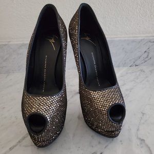 New* Giuseppe Zanotti  Sharon Pumps. Never worn